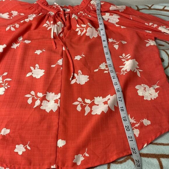 Collective Concepts Woman’s Pink floral blouse  tie front Size S. See Video - Picture 5 of 9